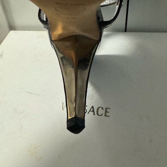 Versace heels like new with box black/rhinestones - Picture 9 of 13
